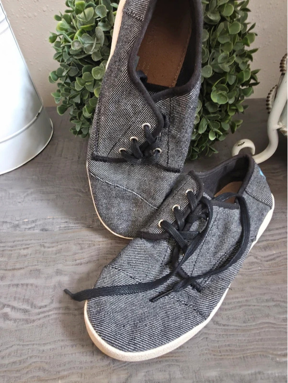 Toms size 7 denim blue gray